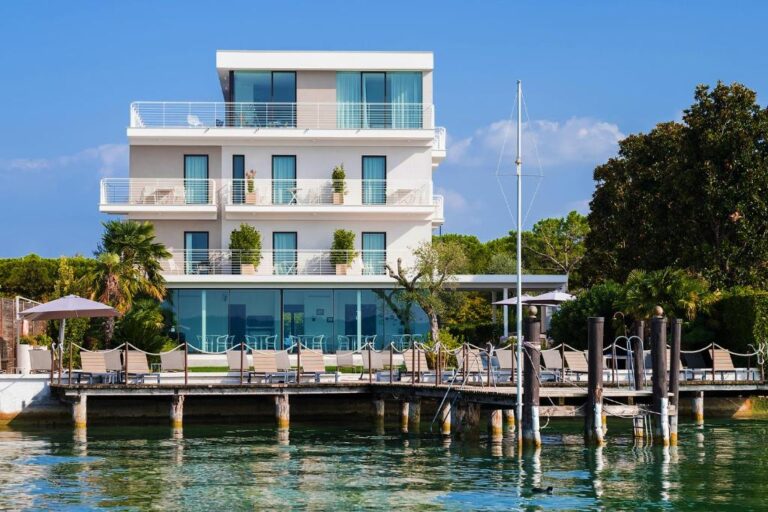 bucket 8c15363e7 filep 1 768x512