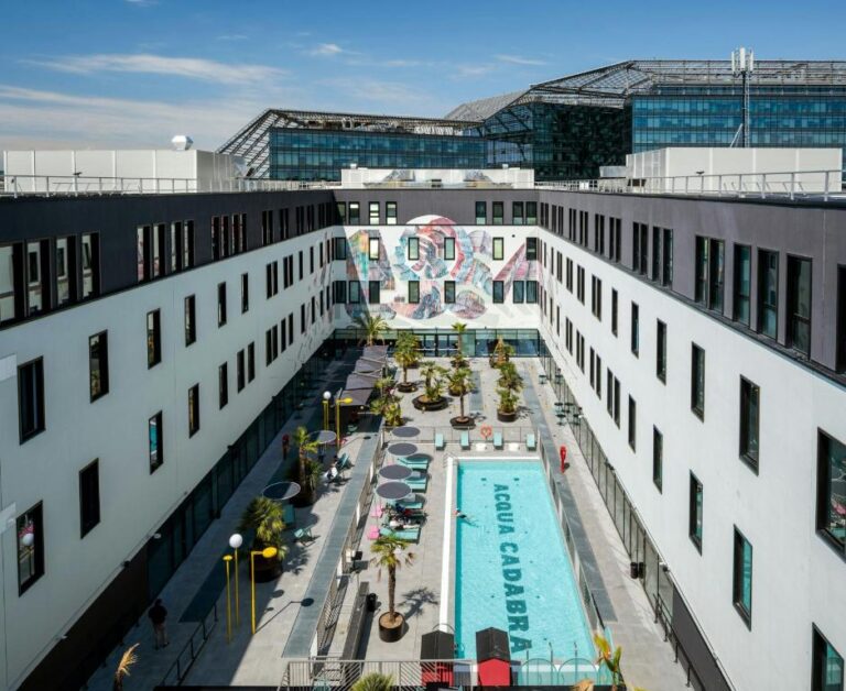 bucket ac577e728 filep 1 768x628